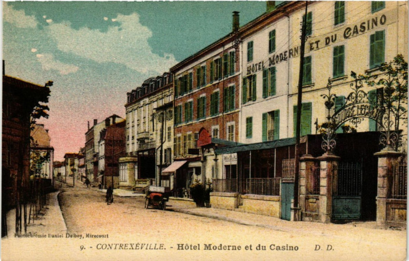 Carte postale ancienne Contrexeville - Hotel Moderne et du Casino à Contrexéville