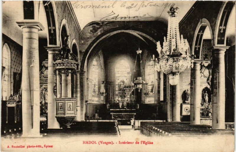 Carte postale ancienne Hadol - Intéreur de l'Eglise à Hadol