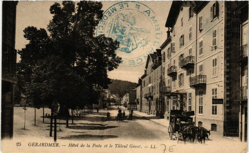 Carte postale ancienne Gerardmer - Hotel de la Poste et le Tilleul Géant à Gérardmer