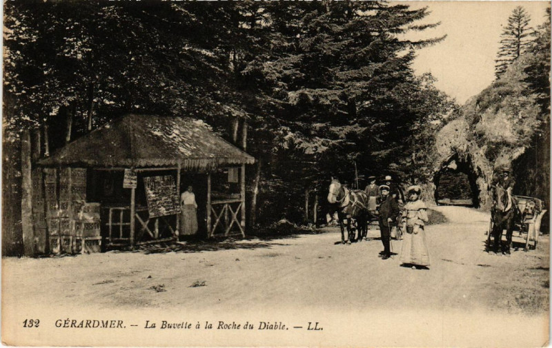 Carte postale ancienne Gerardmer - La Buvette a la Roche du Diable à Gérardmer