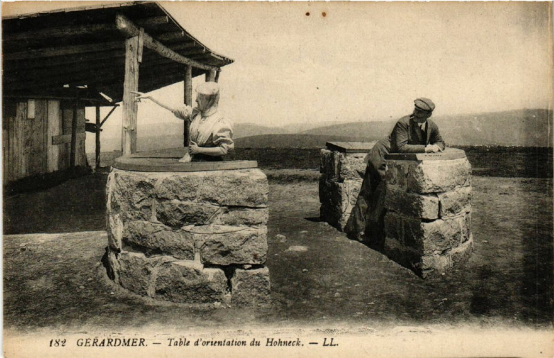 Carte postale ancienne Gerardmer - Table d'orientation du Hochneck à Gérardmer