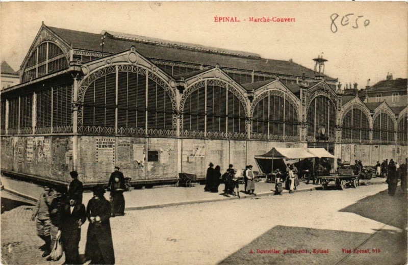 Carte postale ancienne Epinal - Marché-Couvert à Épinal