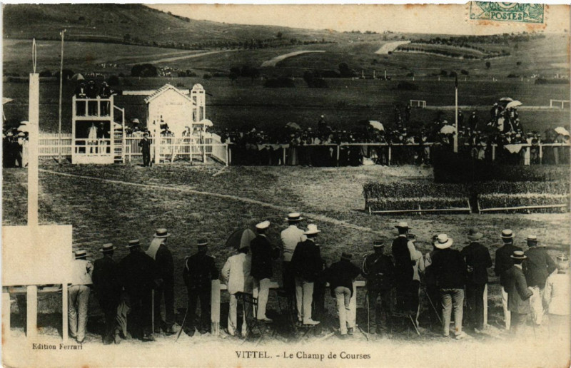 Carte postale ancienne Vittel - Le Champ de Courses à Vittel