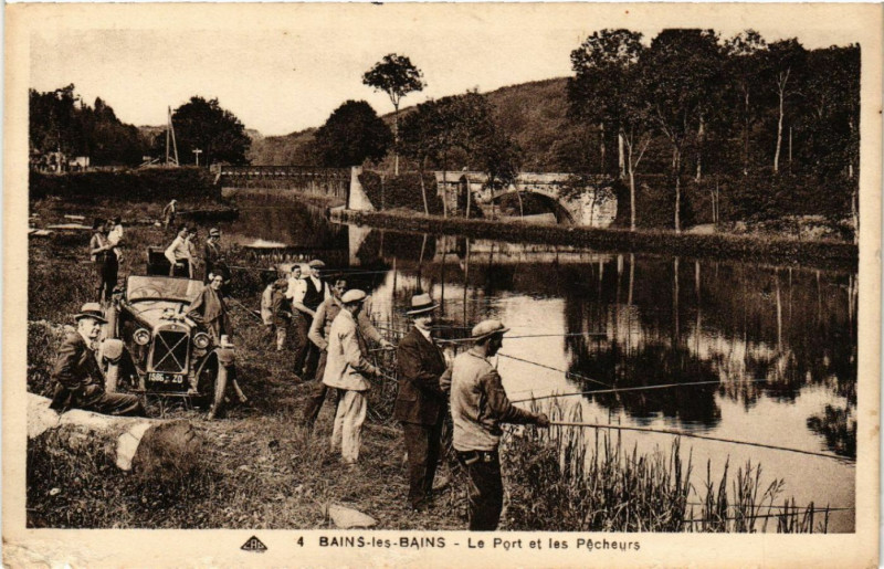 Carte postale ancienne Bains-les-Bains - Le Port et les Pécheurs