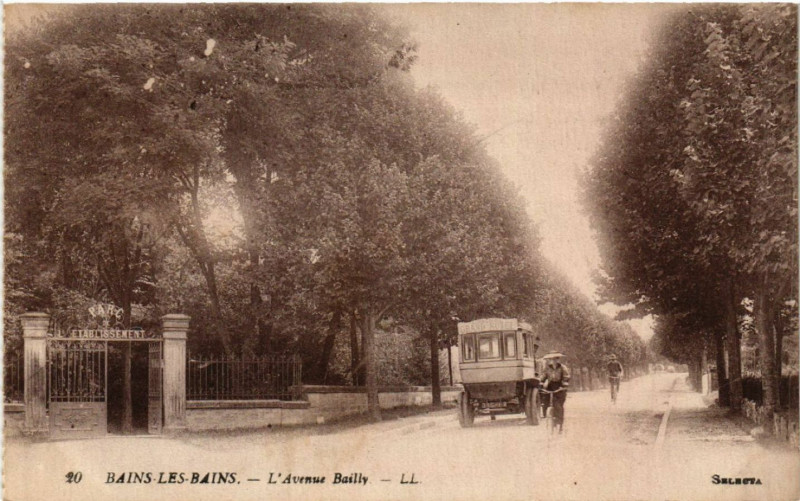 Carte postale ancienne Bains-les-Bains - L'Avenue Bailly