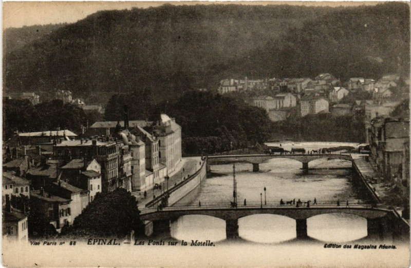 Carte postale ancienne Epinal - Les Ponts sur la Moselle à Épinal