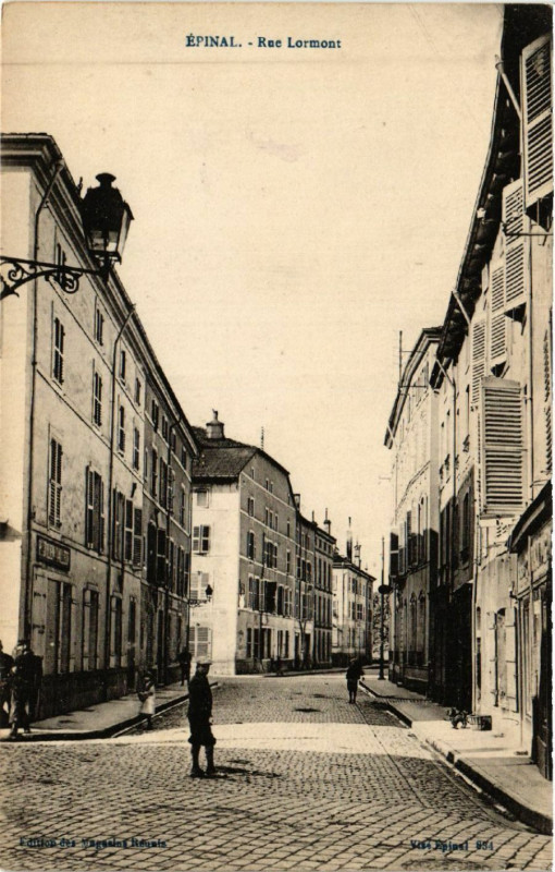 Carte postale ancienne Epinal - Rue Lormont à Épinal
