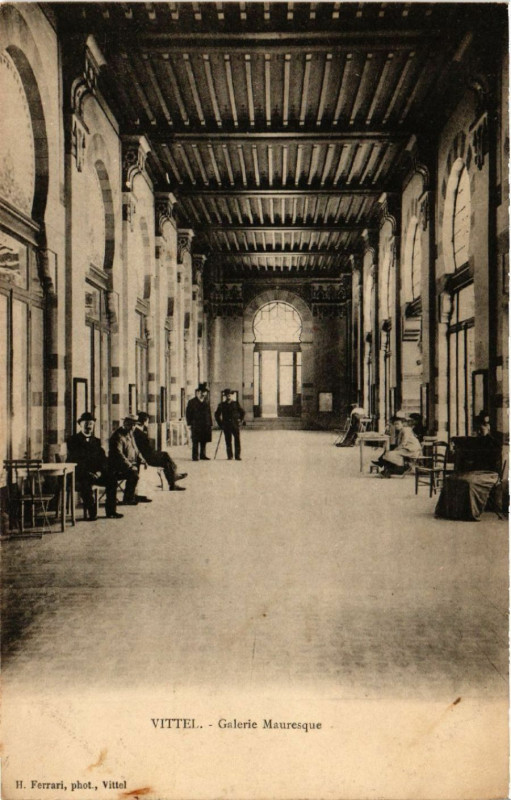 Carte postale ancienne Vittel - Galerie Mauresque à Vittel