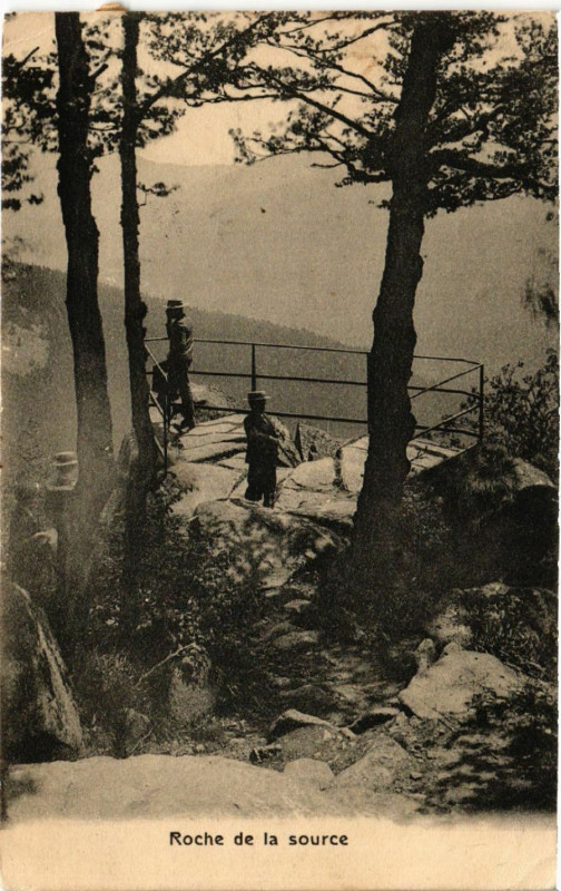 Carte postale ancienne Roche de la source
