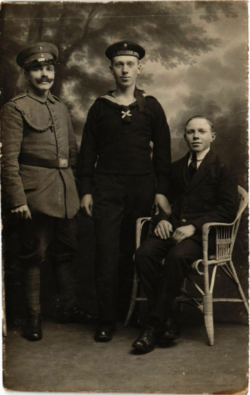 Carte postale ancienne Nach dieser Aufnahme können auch Vergrösserungen und Kabinetbilder