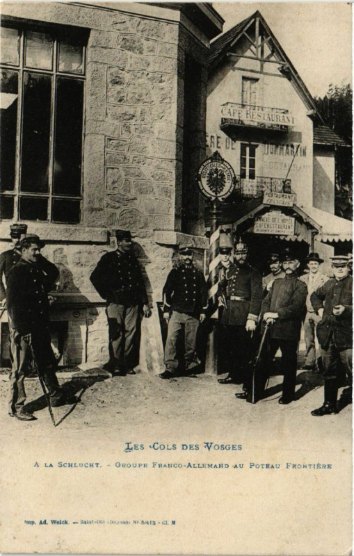Carte postale ancienne Les Cols des Vosges - A La Schlucht - Groupe franco-allemand au ..