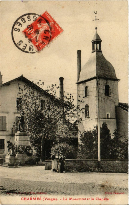 Carte postale ancienne Charmes - Le Monument et La Chapelle à Charmes
