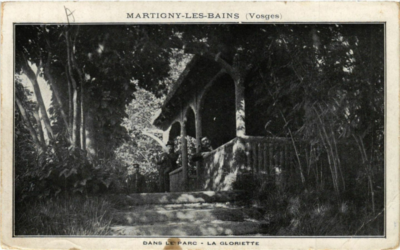 Carte postale ancienne Martigny-les-Bains Dans le Parc - La Gloriette à Martigny-les-Bains