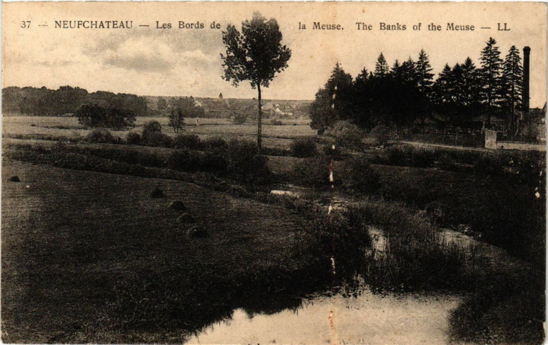 Carte postale ancienne Ll. Neufchateu Les Bords de la Meuse