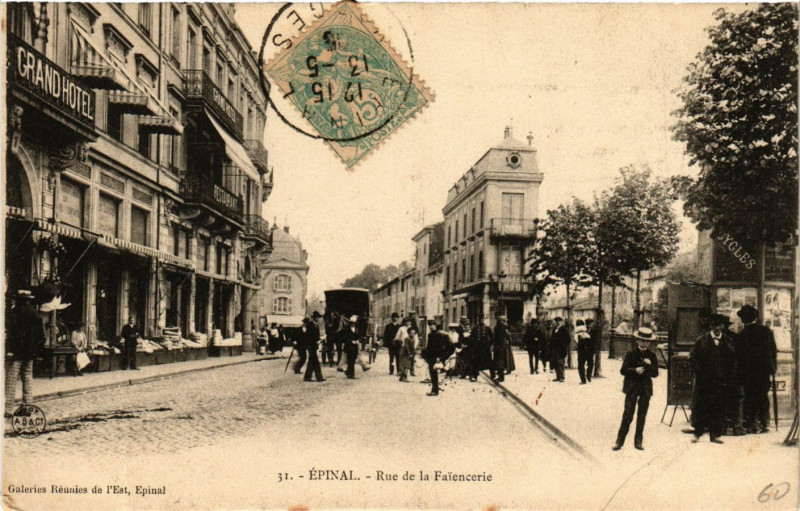 Carte postale ancienne 31 Epinal Rue de la Faiencerie à Épinal