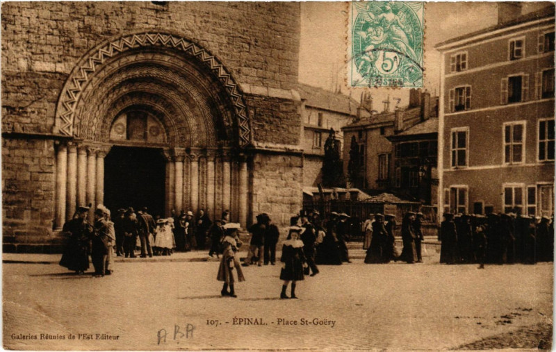 Carte postale ancienne 107 Epinal Place Saint-Goery à Épinal