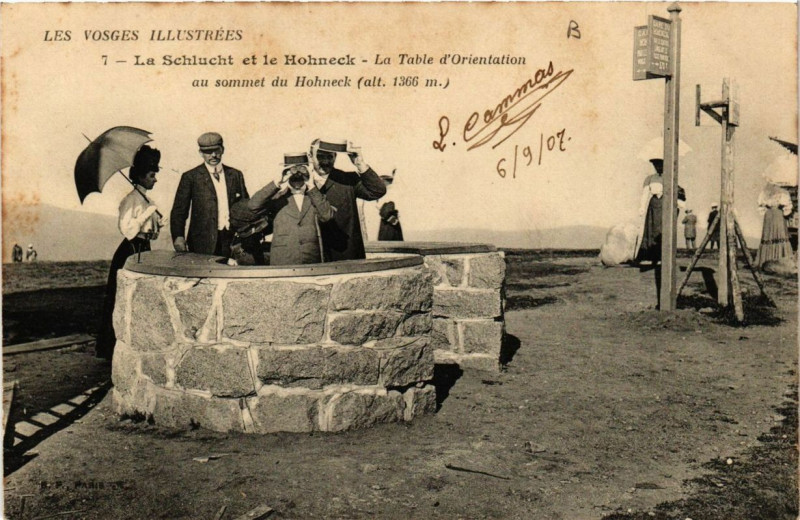 Carte postale ancienne La Schlucht et le Hohneck - a Table d'orientation