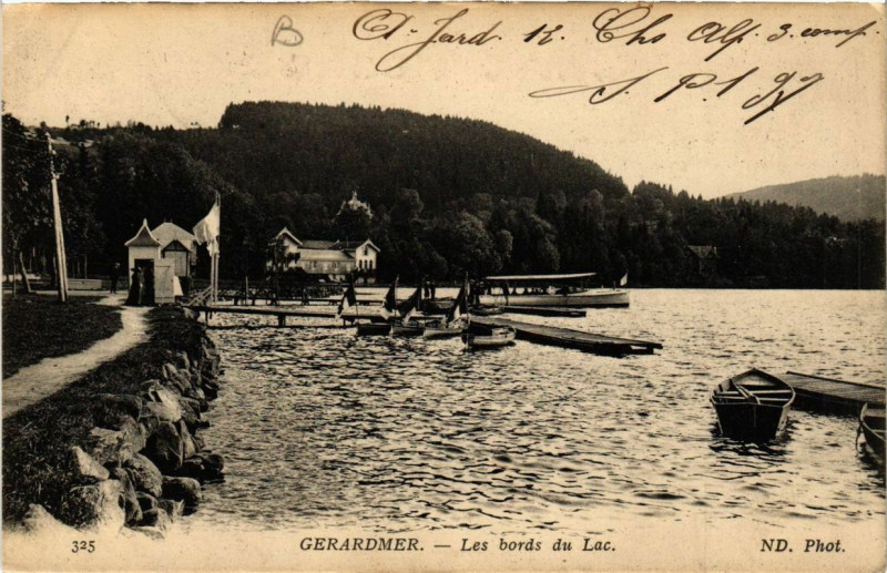 Carte postale ancienne Gerardmer Les bords du Lac à Gérardmer