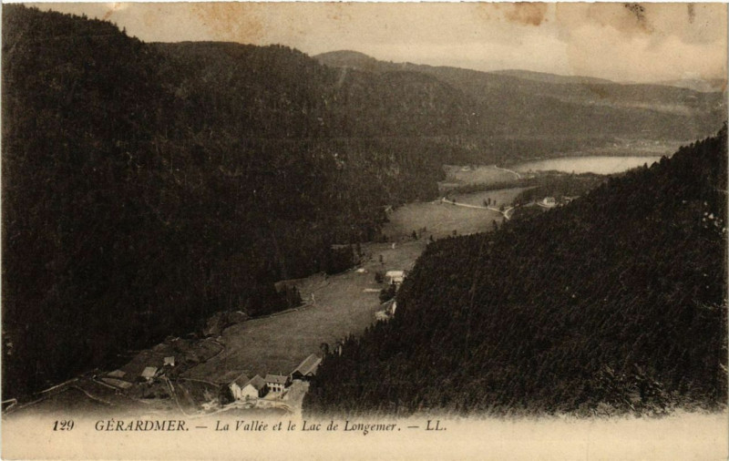 Carte postale ancienne Gerardmer La Valléee et le Lac de Longemer à Gérardmer