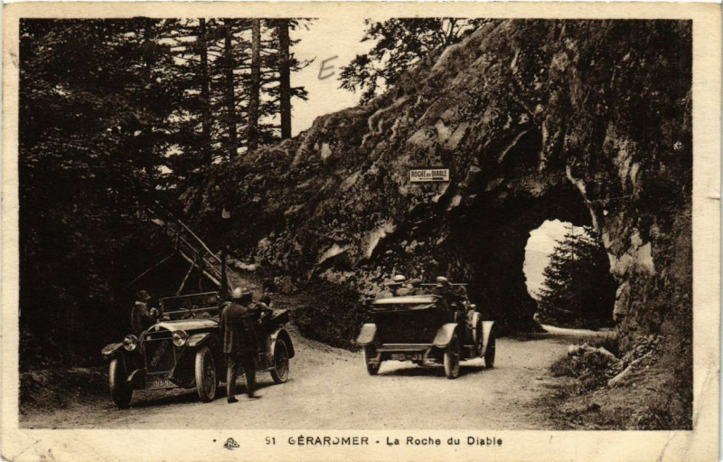 Carte postale ancienne Gerardmer La Roche du Diable à Gérardmer