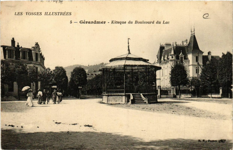 Carte postale ancienne Gerardmer Kiosque du Boulevard du Lac à Gérardmer