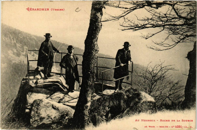 Carte postale ancienne Gerardmer au Hohneck - Roche de la Source à Gérardmer