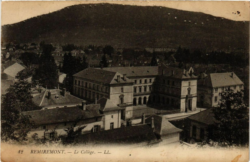 Carte postale ancienne Remiremont Le College à Remiremont