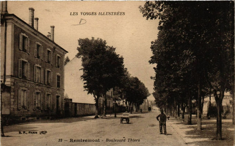 Carte postale ancienne Remiremont Boulevard Thiers à Remiremont
