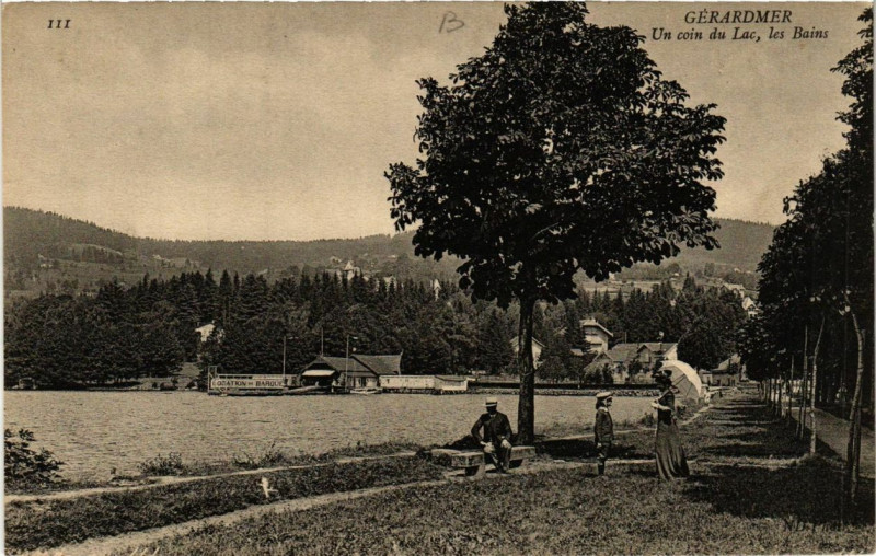 Carte postale ancienne Gerardmer un coin du lac-les-Bains à Gérardmer