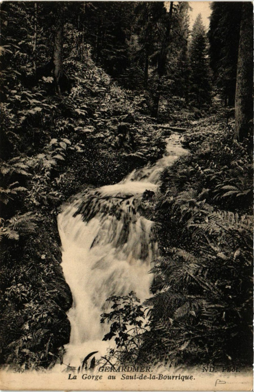 Carte postale ancienne Gerardmer La Gorge au Saut-de-la-Bourrique à Gérardmer