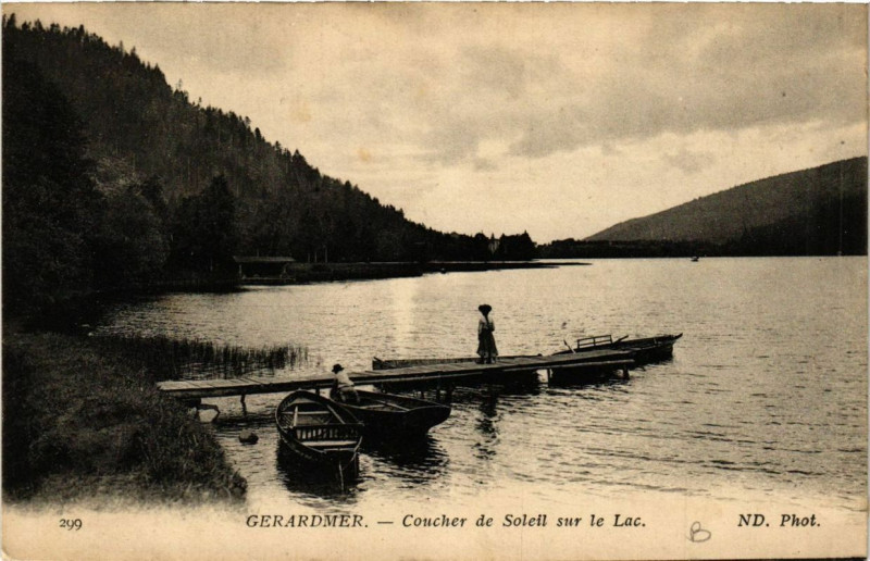 Carte postale ancienne Gerardmer Coucher de Soleil sur le lac à Gérardmer