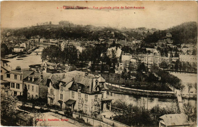 Carte postale ancienne Epinal vue générale prise de Saint-Antoine à Épinal