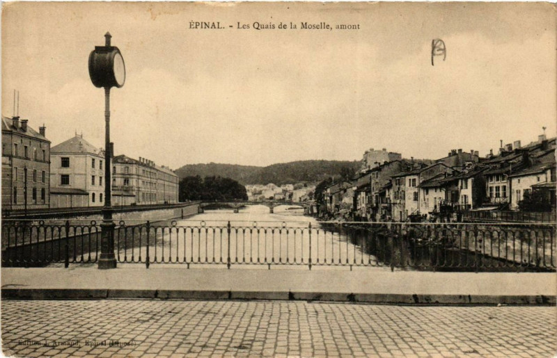 Carte postale ancienne Epinal Les Quais de la Moselle - amont à Épinal