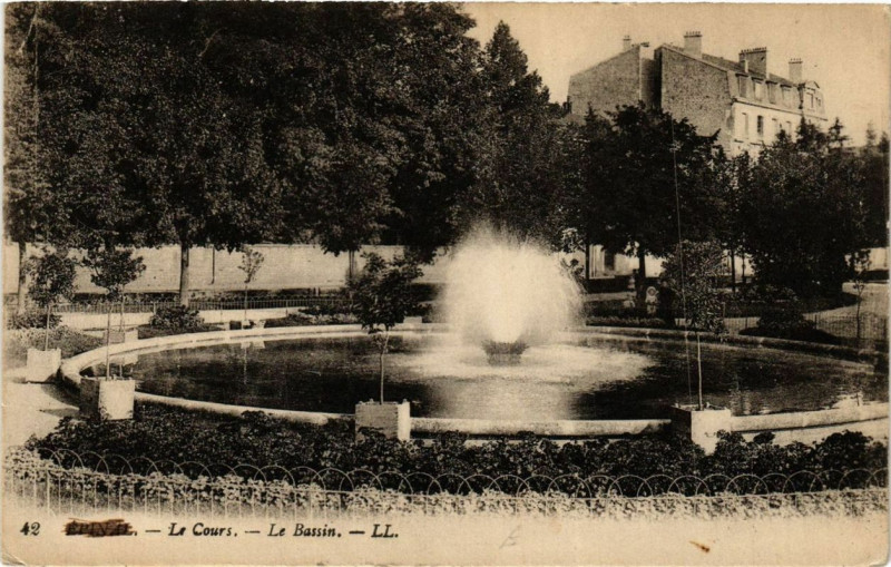 Carte postale ancienne Epinal Le Cours - Le Bassin à Épinal