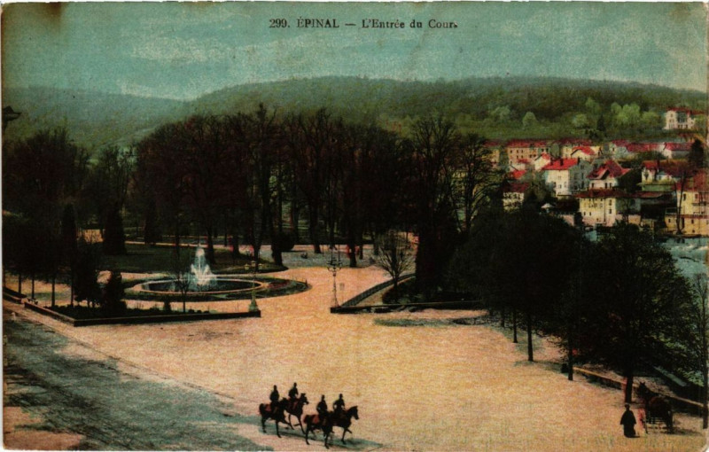 Carte postale ancienne Epinal L'Entrée du Cours à Épinal