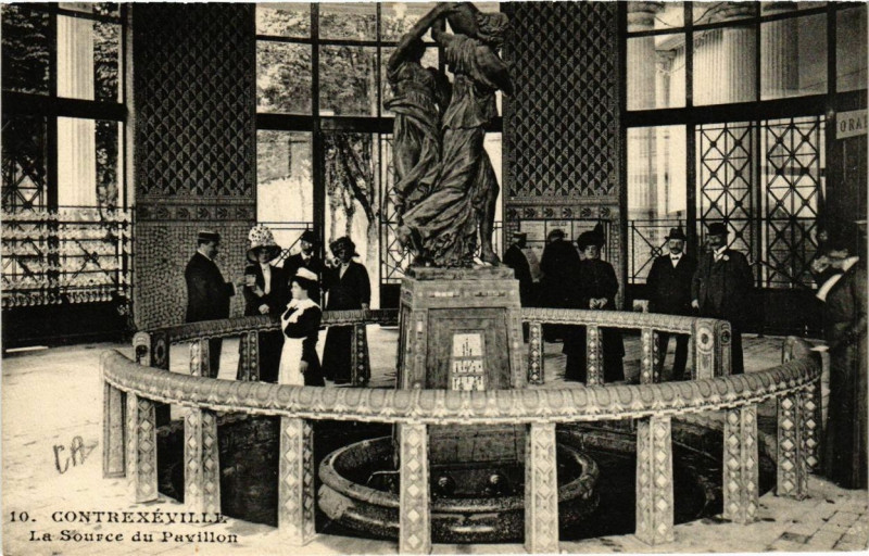 Carte postale ancienne Contrexeville La Source du Pavillon à Contrexéville