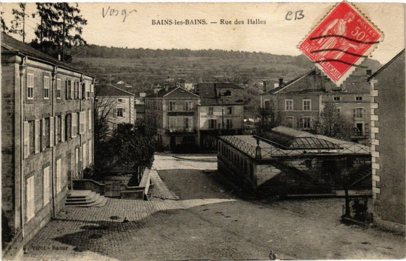 Carte postale ancienne Bains-les-Bains Rue des Halles