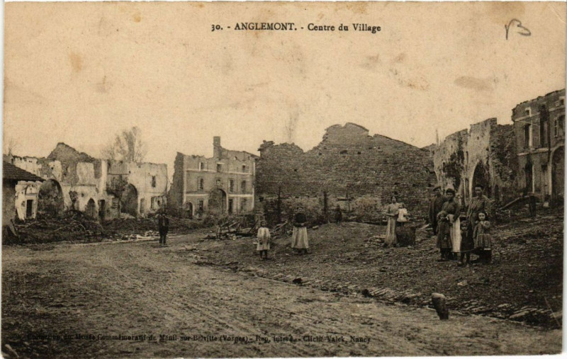 Carte postale ancienne Anglemont Centre du Village à Anglemont
