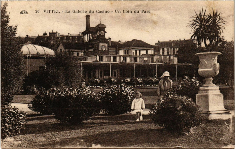 Carte postale ancienne Vittel - UnCoin du Parc à Vittel