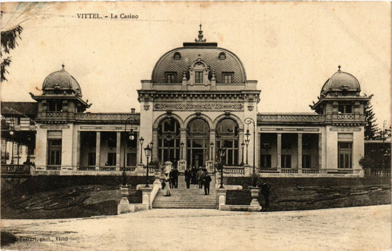 Carte postale ancienne Vittel - Le Casino à Vittel