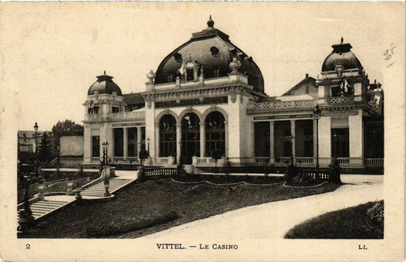 Carte postale ancienne Vittel - Le Casino à Vittel