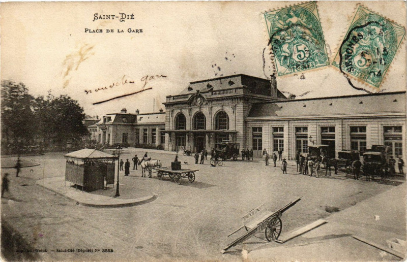 Carte postale ancienne Saint-Die - Place de la Gare