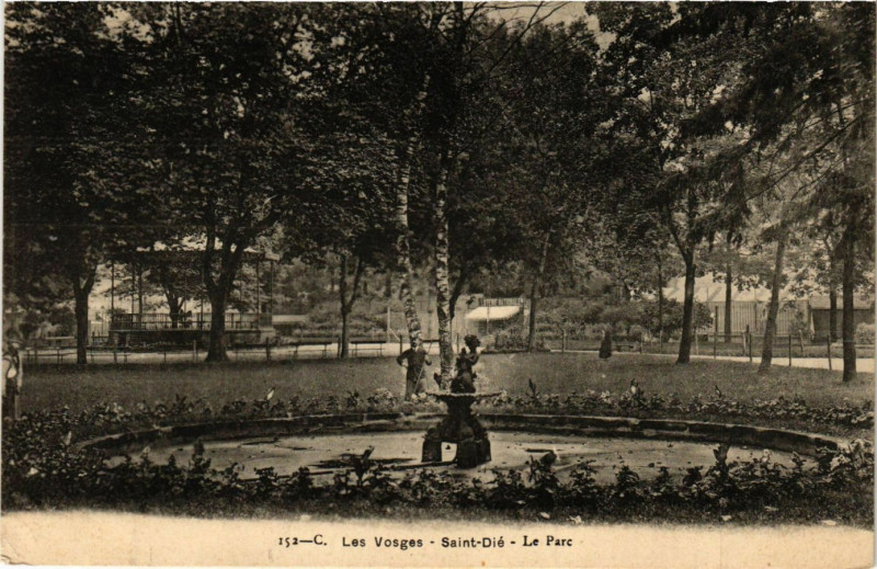 Carte postale ancienne Saint-Die - Le Parc