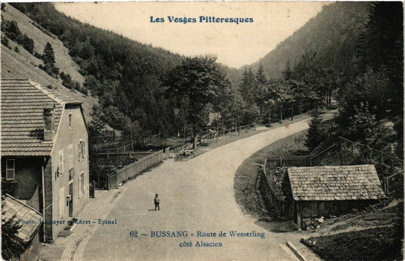 Carte postale ancienne Bussang - Route de Wesserling à Bussang