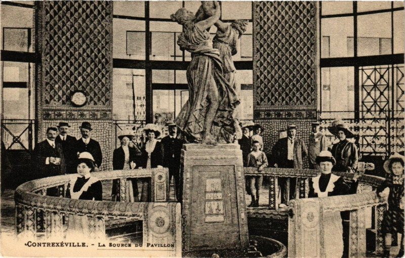 Carte postale ancienne Contrexeville - La Source du Pavillon à Contrexéville