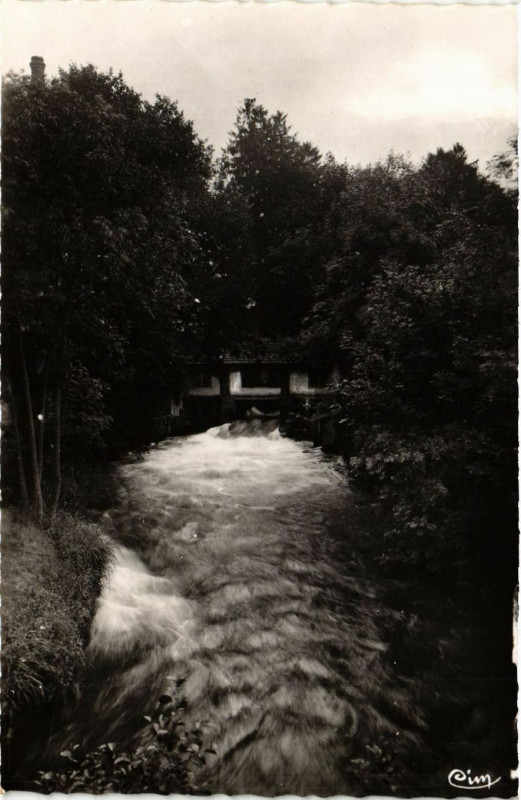 Carte postale ancienne Charmes-sur-Moselle - La Chute d'Eau du Canal à Charmes