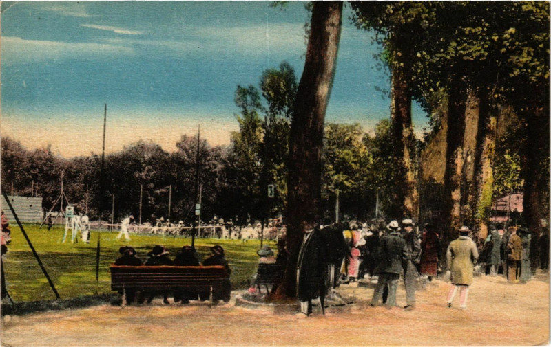 Carte postale ancienne Vittel - Le Tennis à Vittel