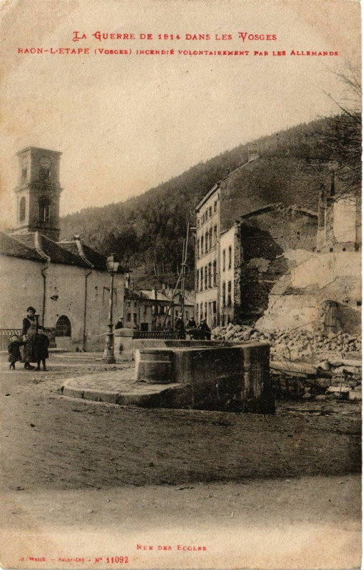Carte postale ancienne Raon-l'Etape - Incendie Volontairement par les Allemands à Raon-l'Étape