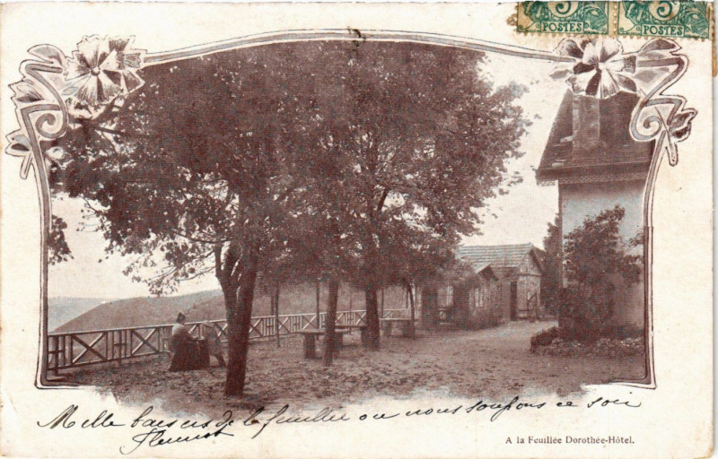 Carte postale ancienne A la Feuillee Dorothee-Hotel