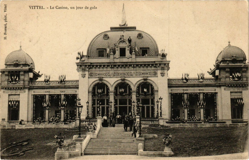 Carte postale ancienne Militaire - Vittel - Le Casino à Vittel